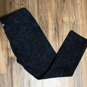 EUC size 4 cropped Wunder Unders navy with paisley